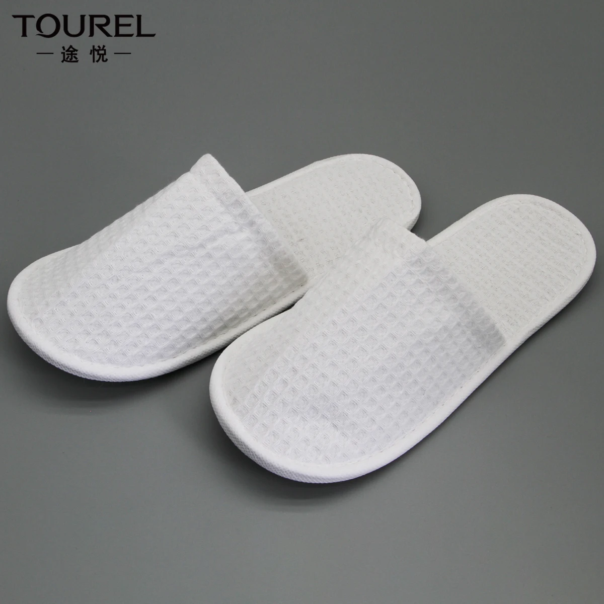Wholesale 5 Star Luxury Indoor Room Guest Soft Eco-friendly Coral Fleece Portable Disposable Close Toe Hotel Slippers