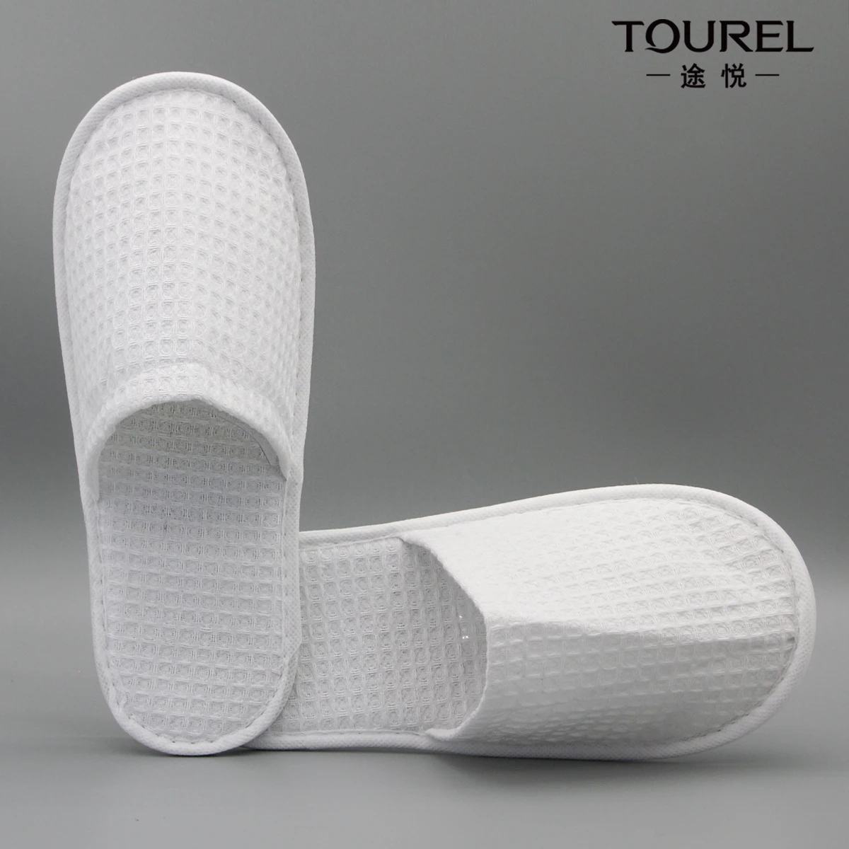 Wholesale 5 Star Luxury Indoor Room Guest Soft Eco-friendly Coral Fleece Portable Disposable Close Toe Hotel Slippers