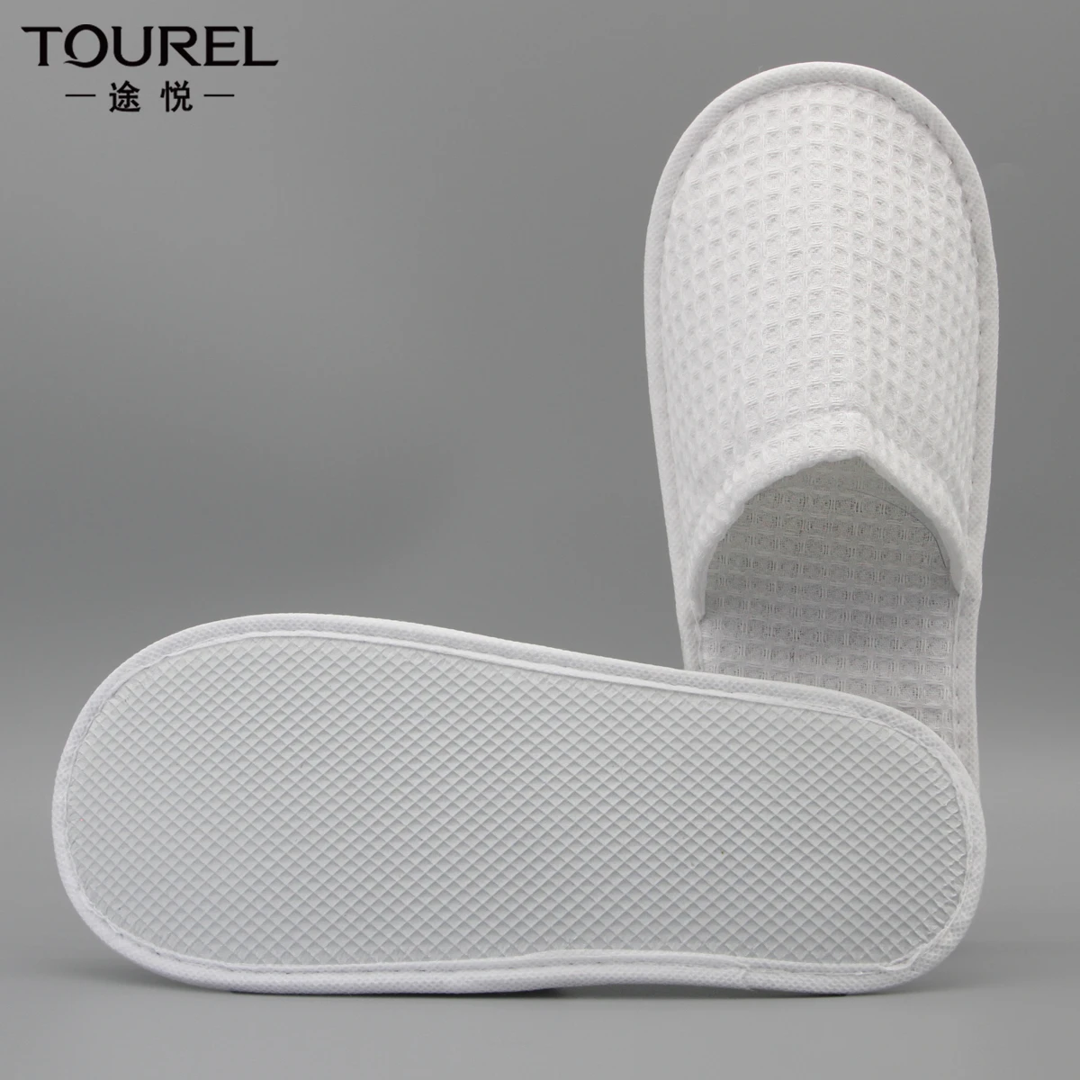 Wholesale 5 Star Luxury Indoor Room Guest Soft Eco-friendly Coral Fleece Portable Disposable Close Toe Hotel Slippers