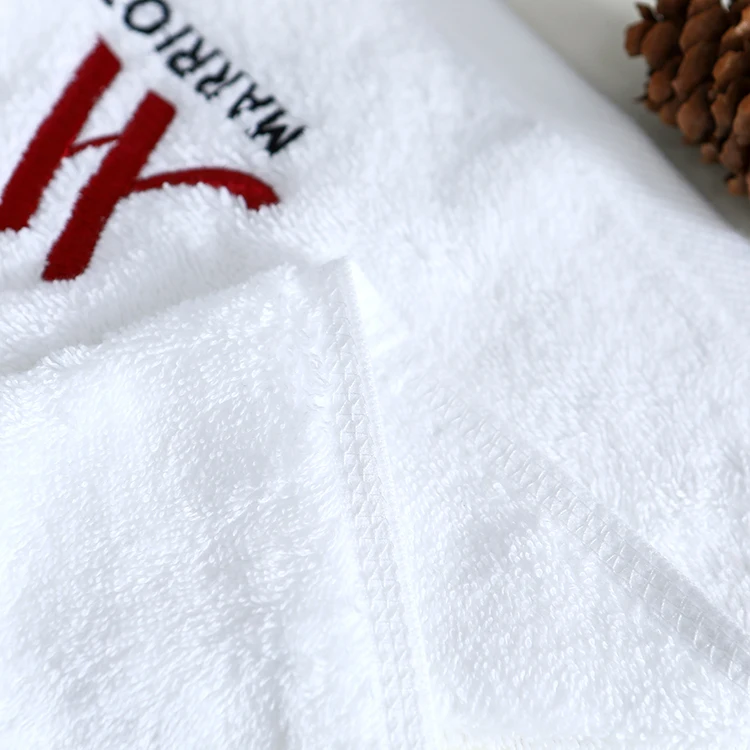 5-star Hotel Luxury Bath Towel 100% Cotton 600g Jacquard Border Solid Color Knitted Technique Disposable Custom Gift Box