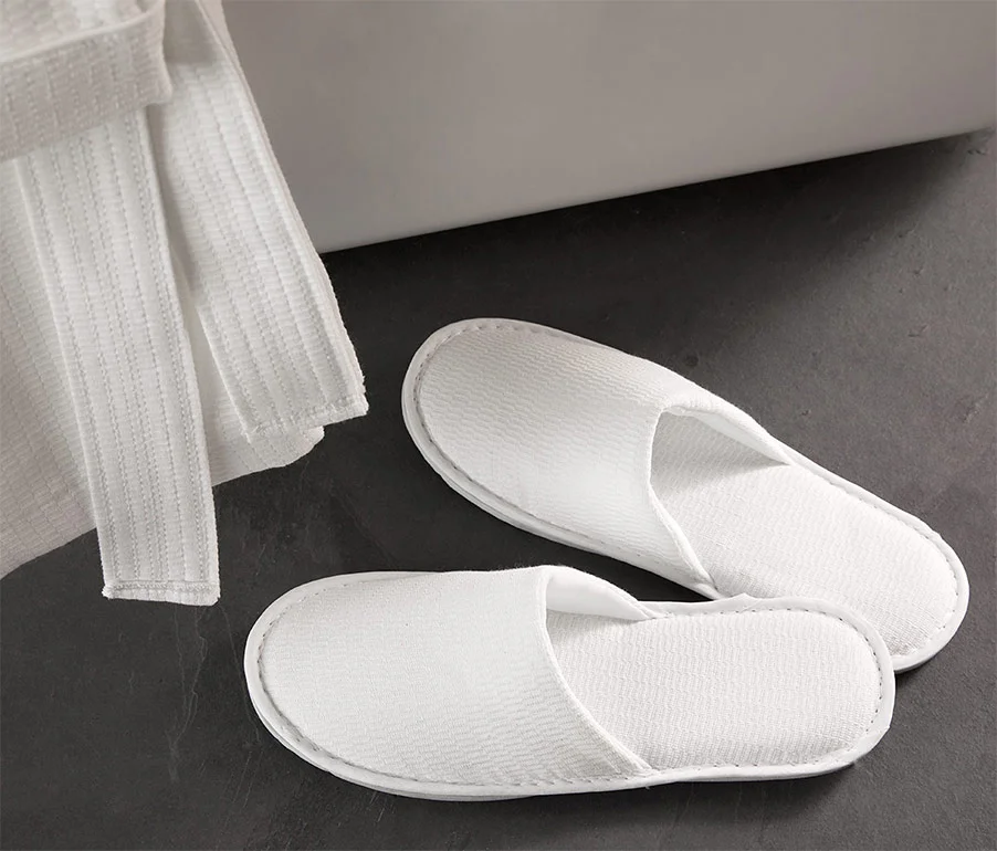 High Quality Customized Spa Coral Fleece White Eva Sole Disposable Slippers For Men Women