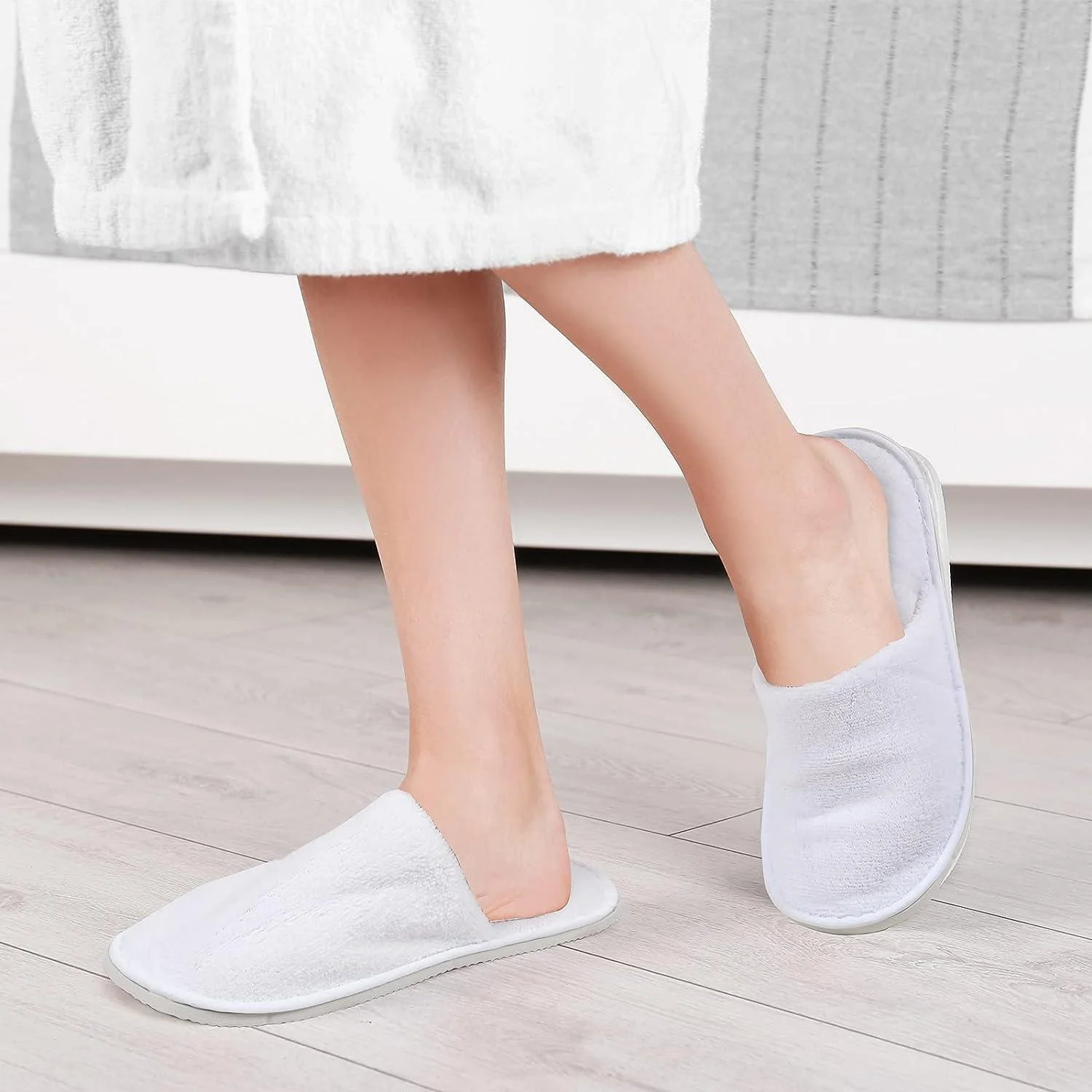 High Quality Customized Spa Coral Fleece White Eva Sole Disposable Slippers For Men Women