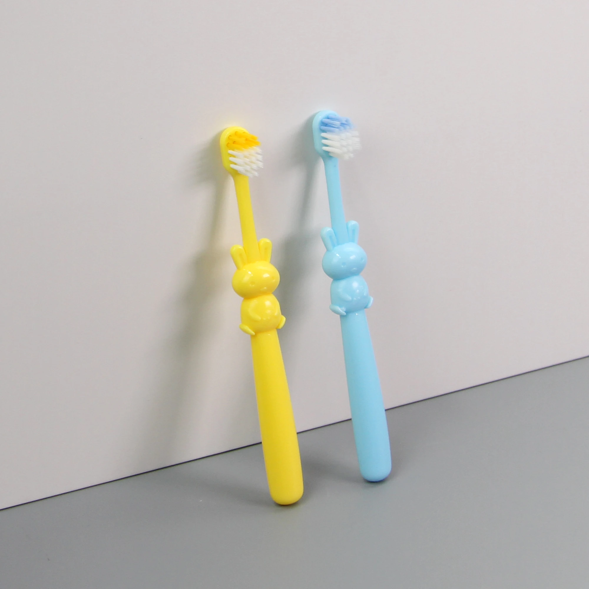 Nuevo diseño de cepillo de dientes desechable conveniente para huéspedes de hotel, higiene suave y portátil, cuidado y limpieza con cuentas efervescentes
