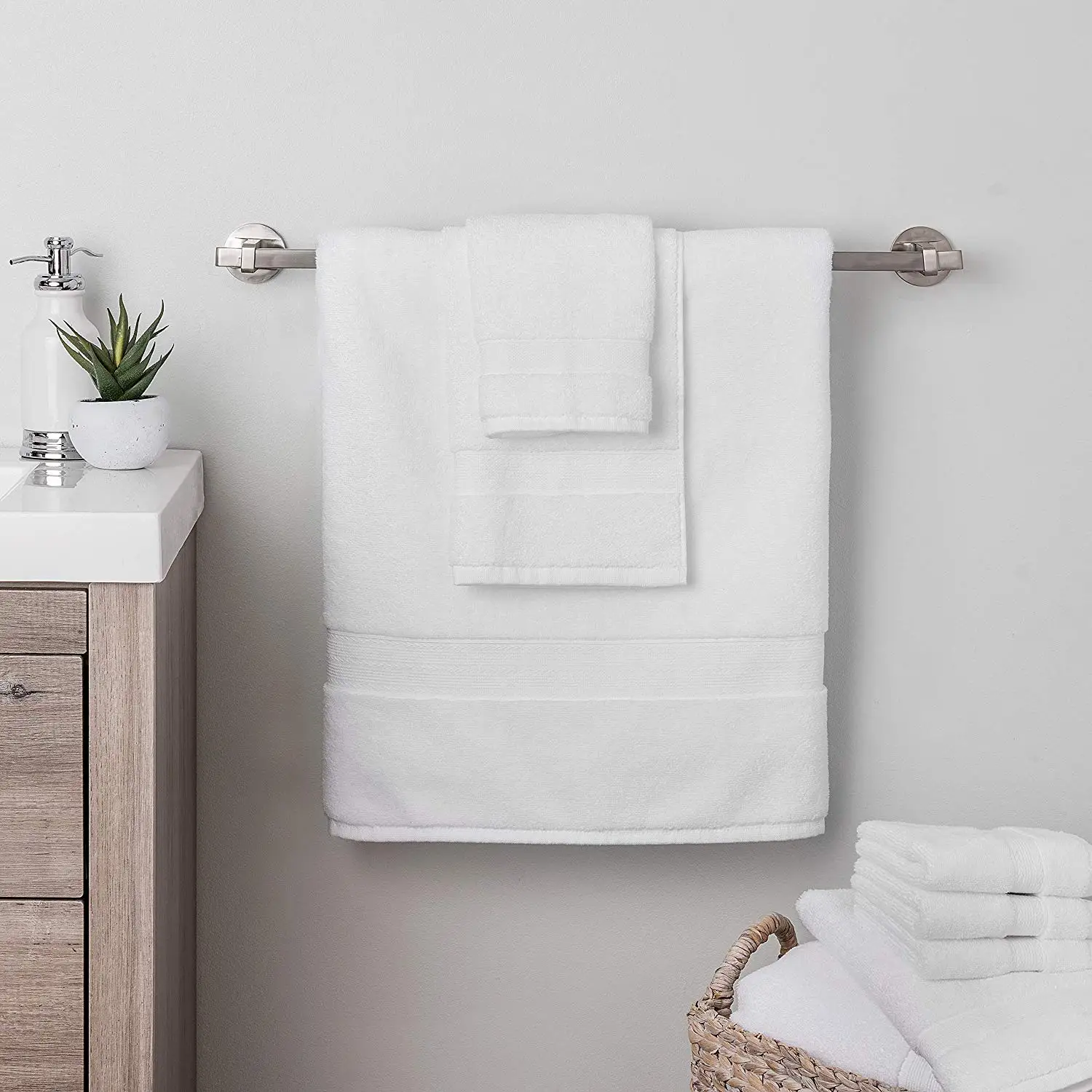 Pure White Custom Embroidery Logo Bathroom Towels 5 Star Hotel Towel Set For Cheap Wholesale