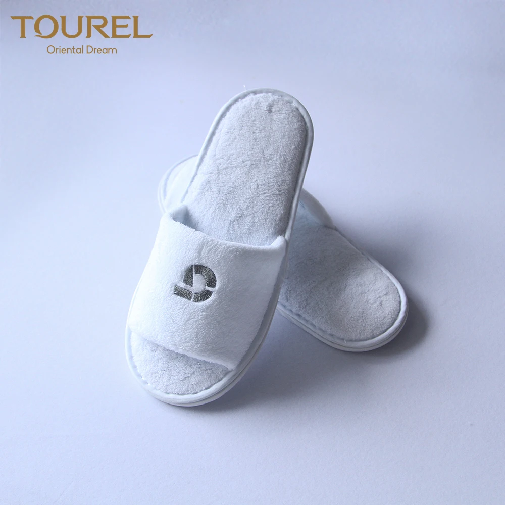 Luxury Eco-friendly Wedding Disposable Hotel Spa Slippers With Coral Fleece Velvet Portable Design And Embroidery Logo